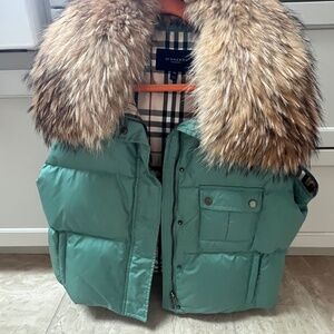 Burberry Vest with fur collar